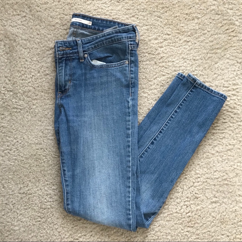 Levis 711 Skinny Jeans, size 27